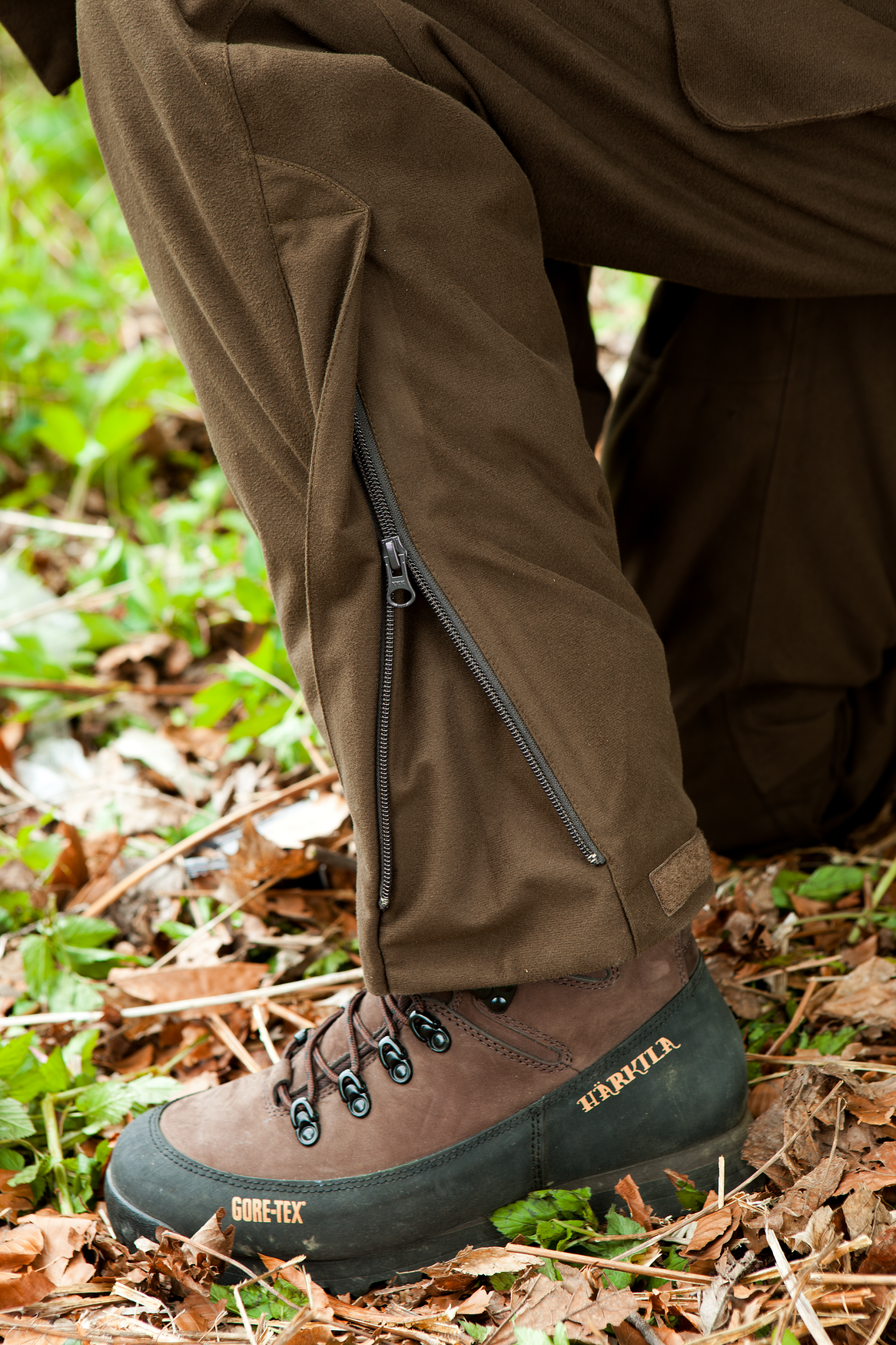 Pantaloni de vanatoare impermeabili GORE-TEX cu izolatie Thinsulate