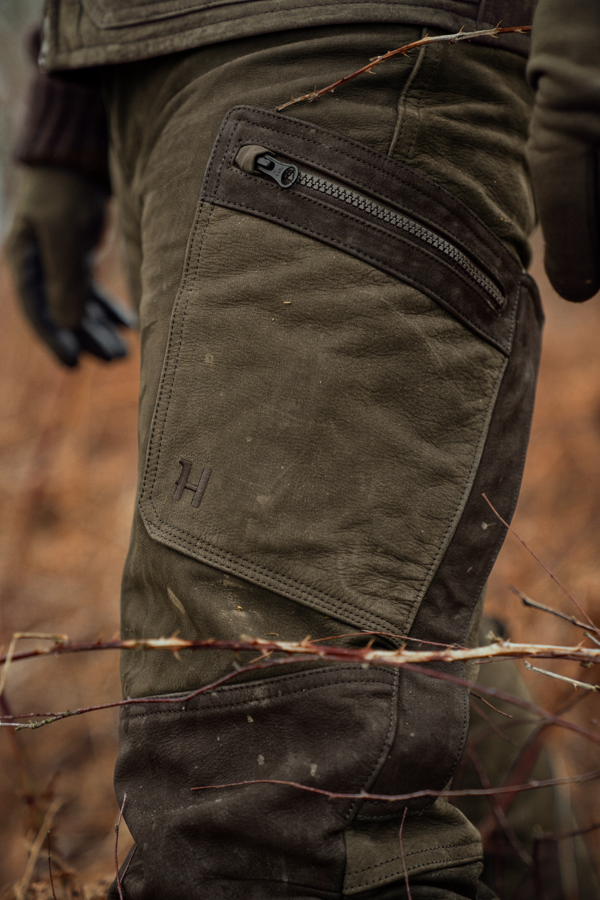 Pantaloni rezistenti cu piele de bivol